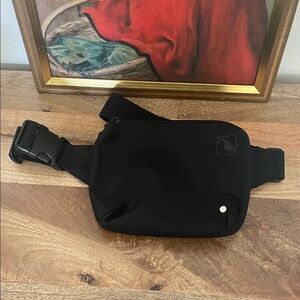 STATE Black Crossbody Bag 46”